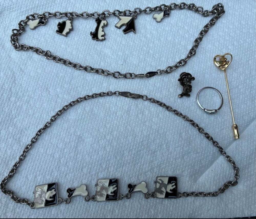 Vintage Disney  Lot. 101
Dalmatians Walt Disney Prod. 
925 Sterling Mickey Ring